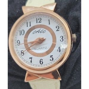 Ladies "Chic Exclusively for Her Round" with Pyramid Style Crystal